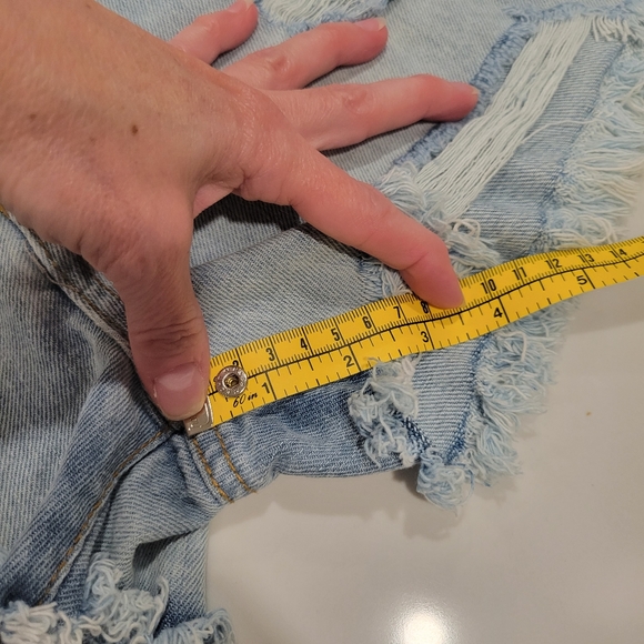 Vanilla Sky Distressed Vintage High Rise Size 5 Shorts BNWOT - Picture 7 of 7